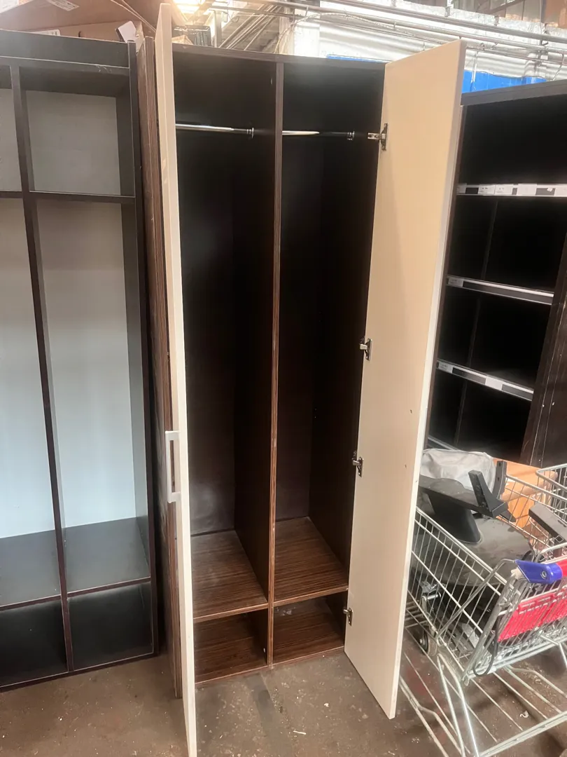 Шкаф для переодевания из дсп