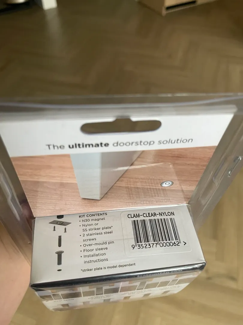 Упор магнитный дверной fantom