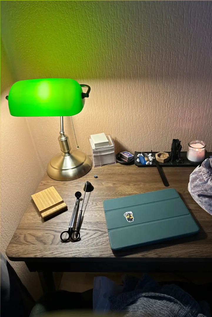 Лампа настольная нквд