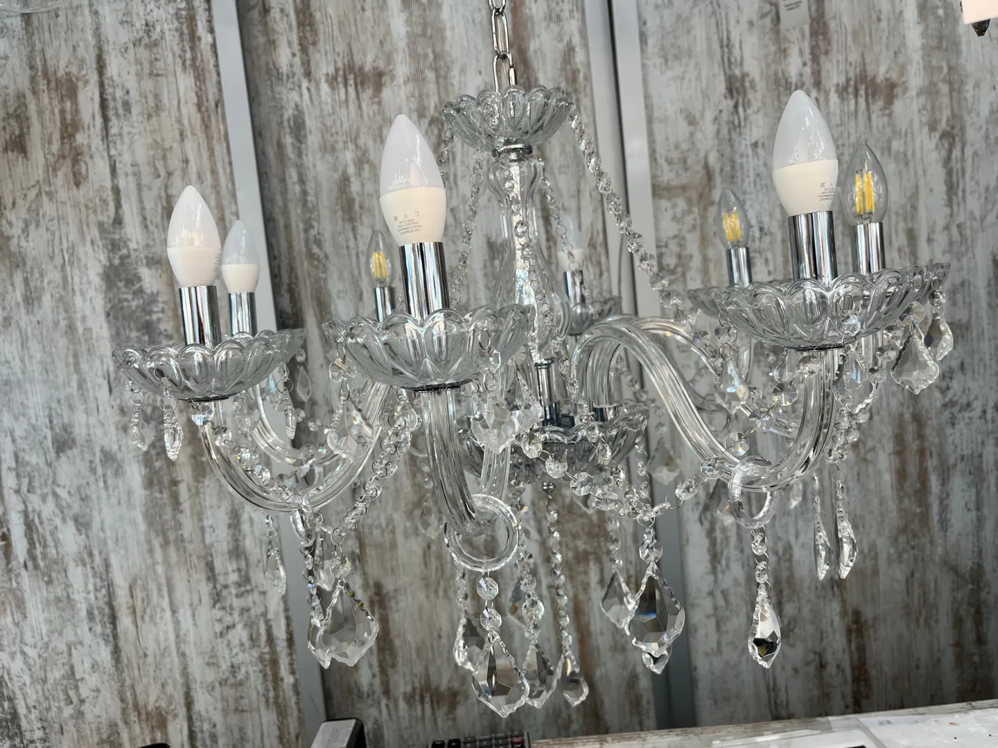Люстра классическая из хрустального стекла на 8 лампочек