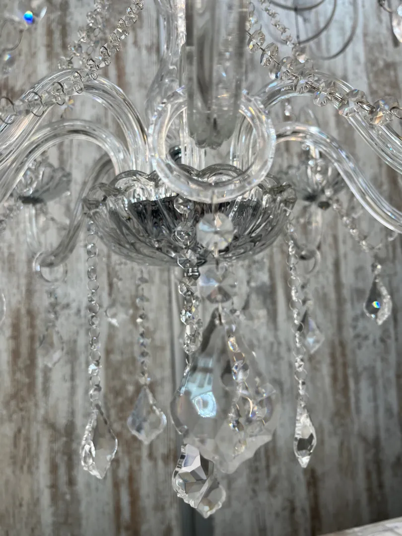 Люстра классическая из хрустального стекла на 8 лампочек