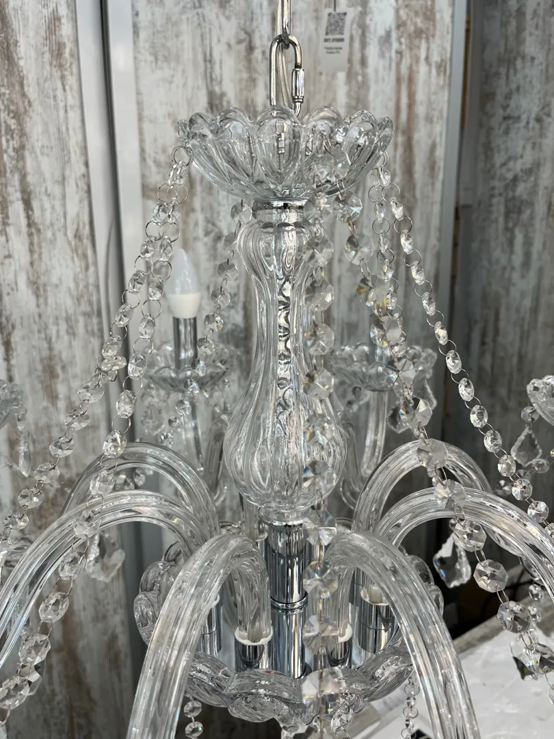 Люстра классическая из хрустального стекла на 8 лампочек