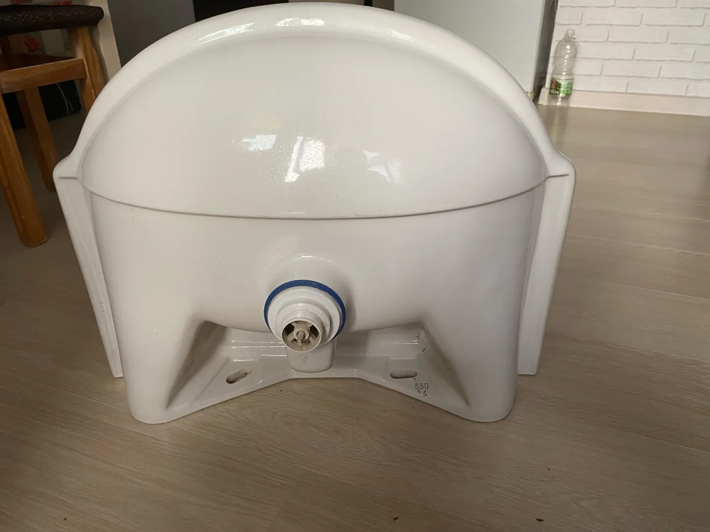 Раковина керамическая