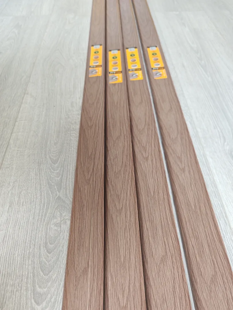 Плинтуса напольные