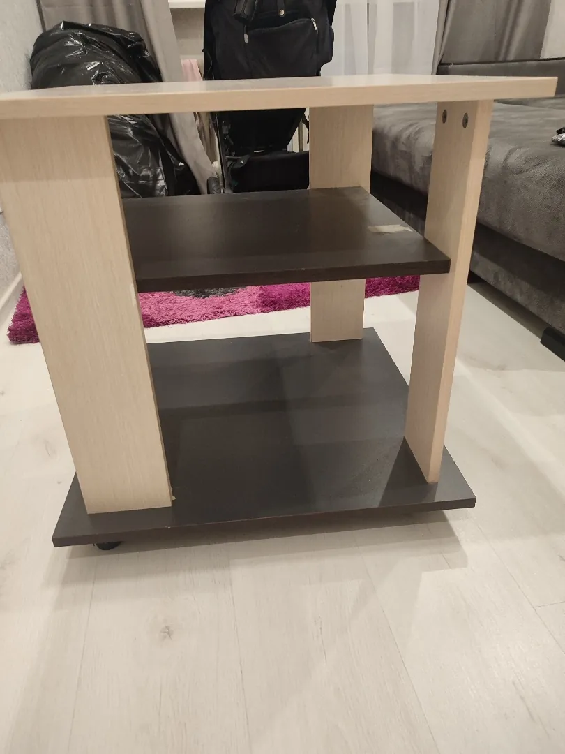 Тумба под телевизор, состояние отличное!