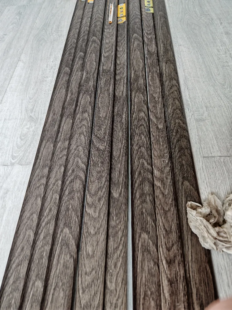 Плинтуса напольные