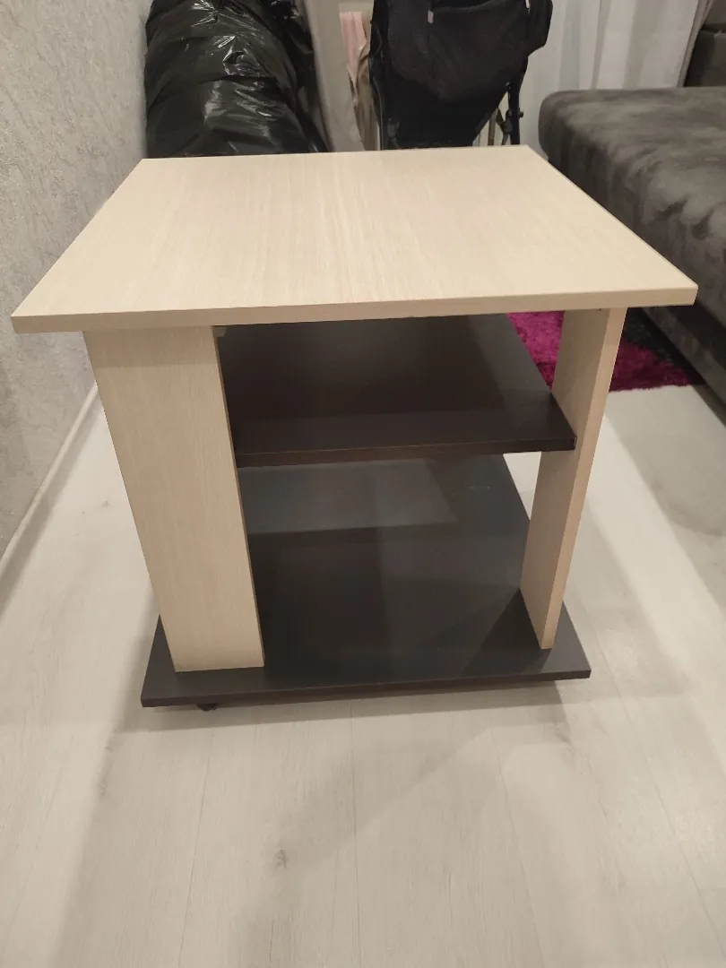 Тумба под телевизор, состояние отличное!