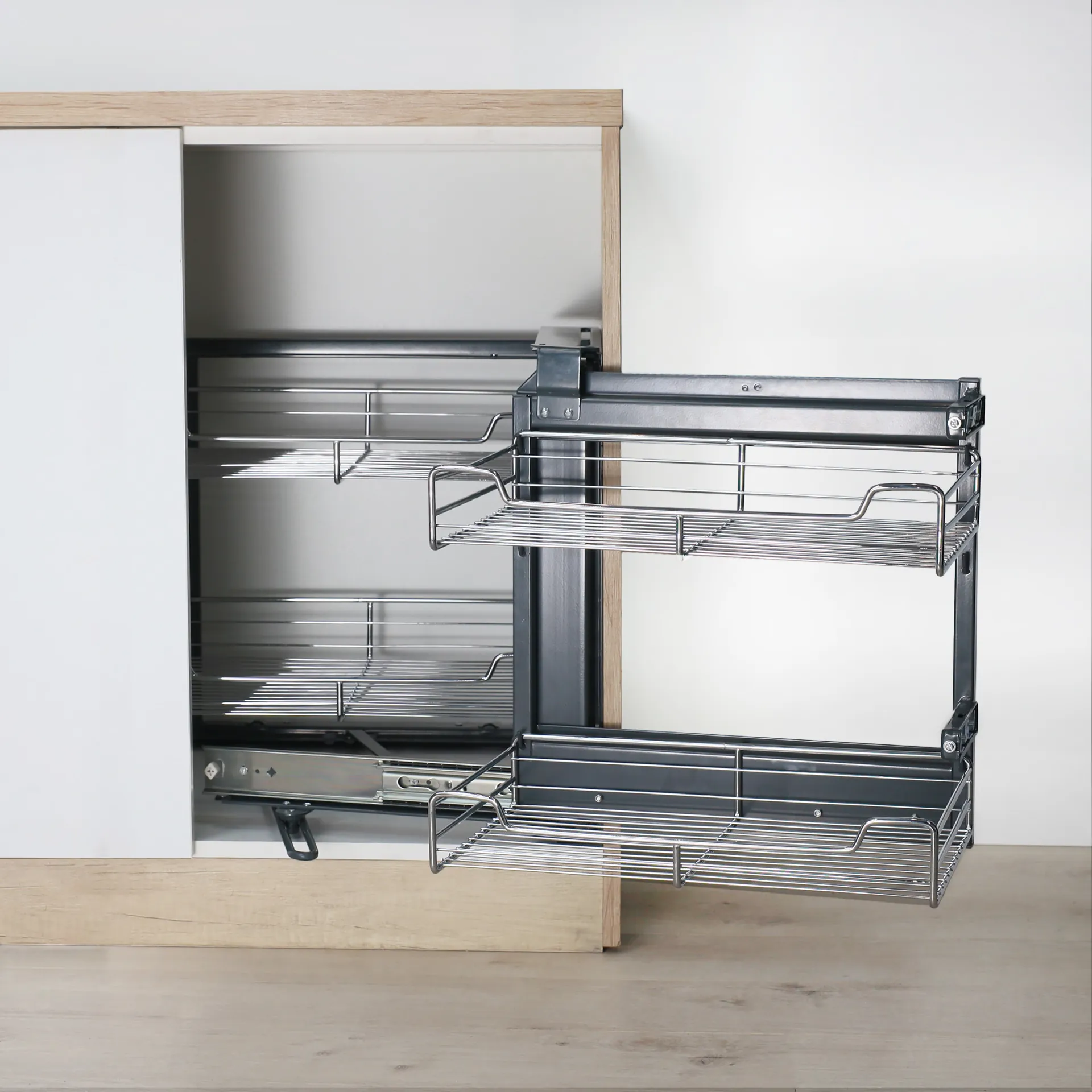 Магический угол правый, хром AKS