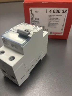 УЗО Legrand, электромеханическое, 2P, 25A, 300mA