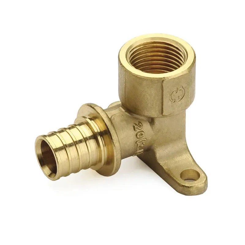 Угольник латунный с креплением 16х1/2" pro aqua