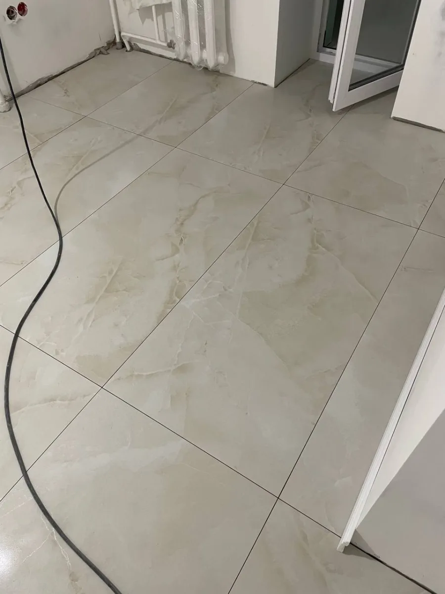 Laparet Onyx Snow Beige carving lappato