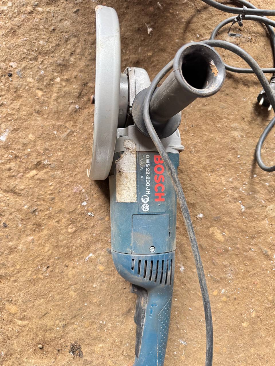 Угловая шлифмашина Bosch GWS 22-230JH