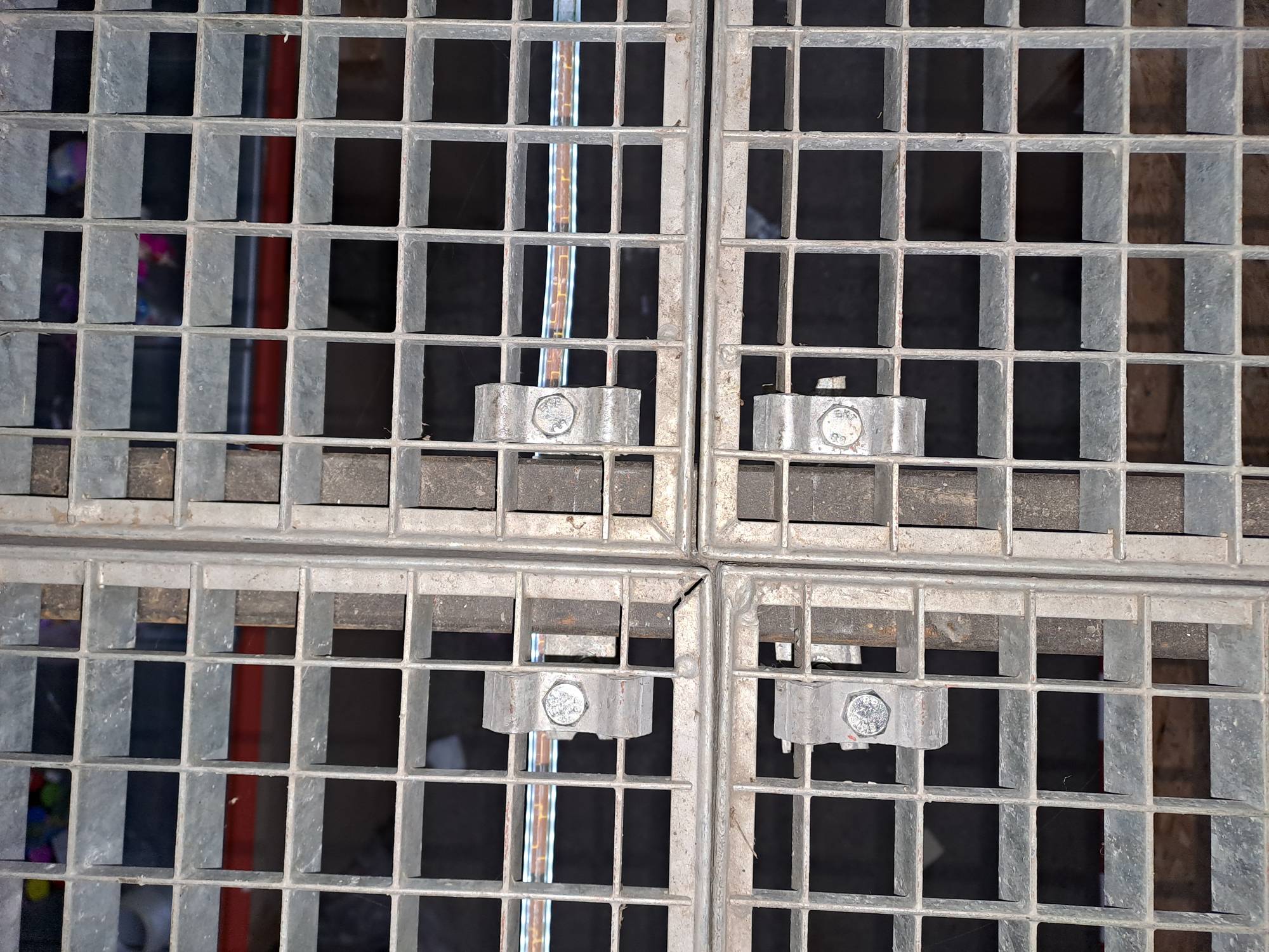 Решётки стальные оцинкованные