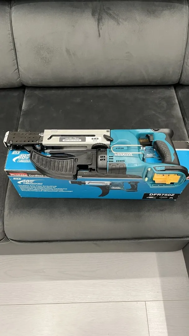 Makita шуруповерт аккумуляторный dfr750z