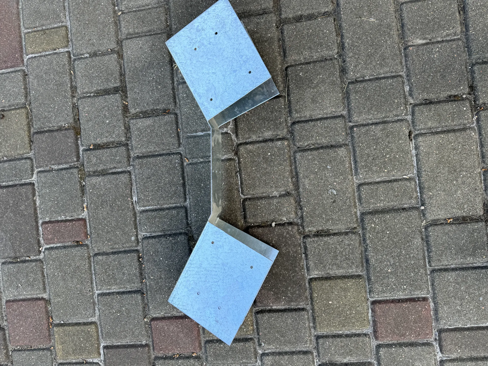 Замок стропильный на конек оцинкованный