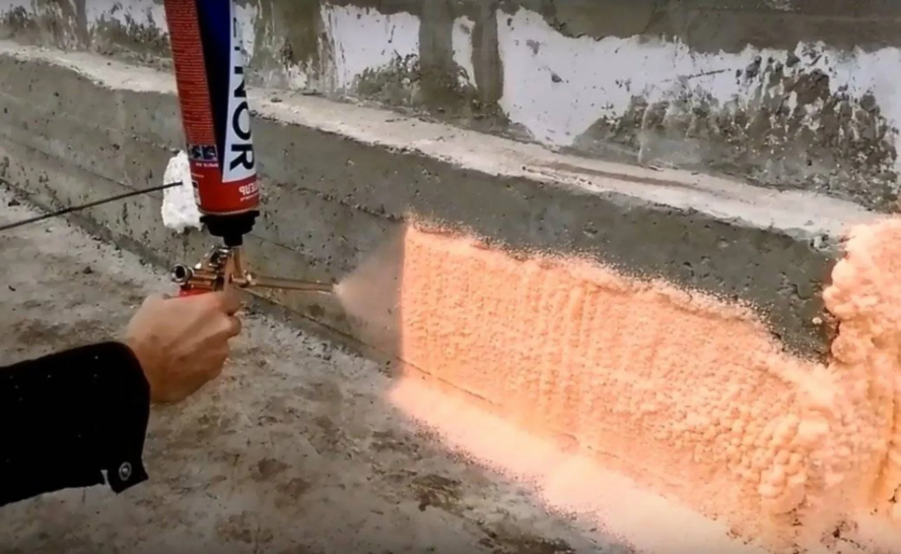 Напыляемый утеплитель ПОЛИНОР в баллонах (ППУ)