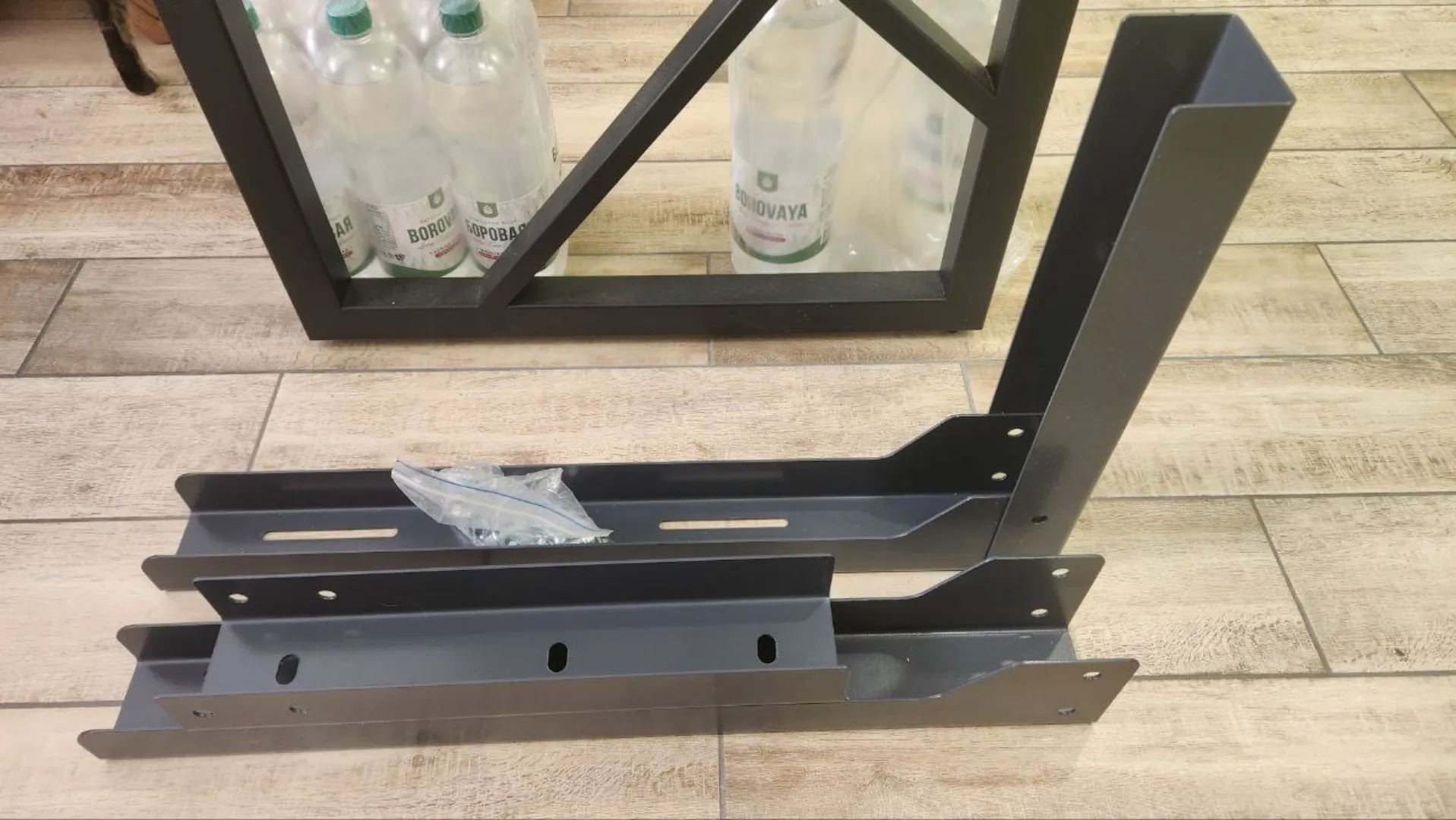 Металлический кронштейн