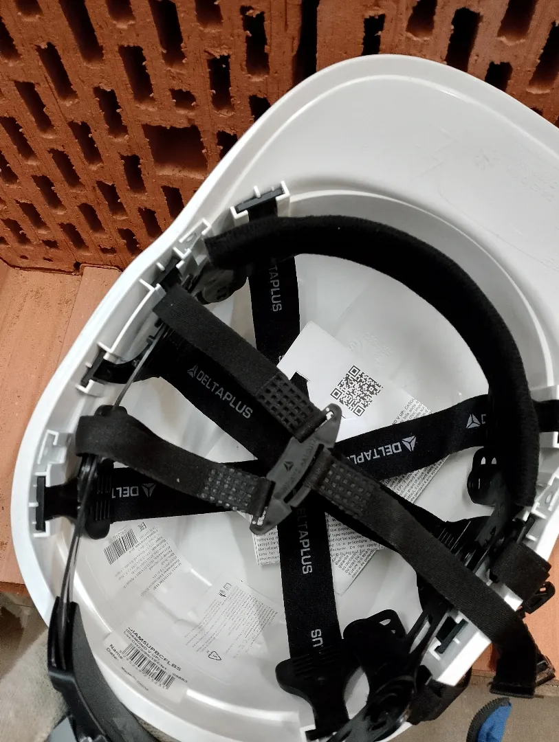 Каска защитная