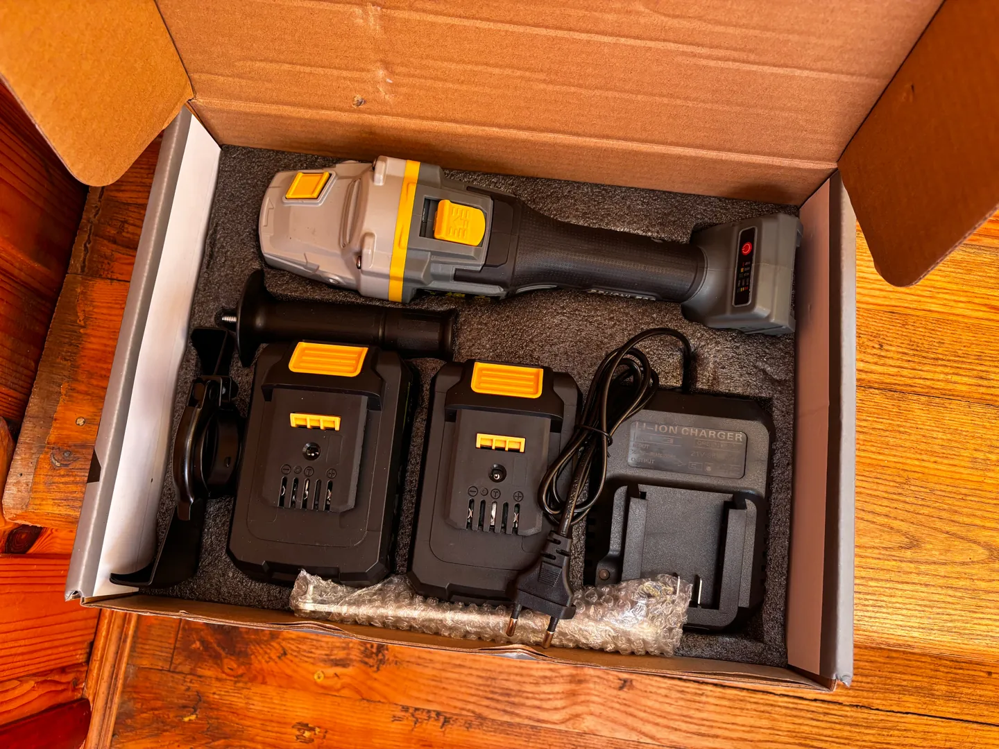 Болгарка аккумуляторная sun young