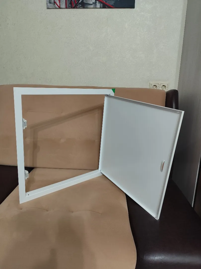 Люк-дверца ревизионный