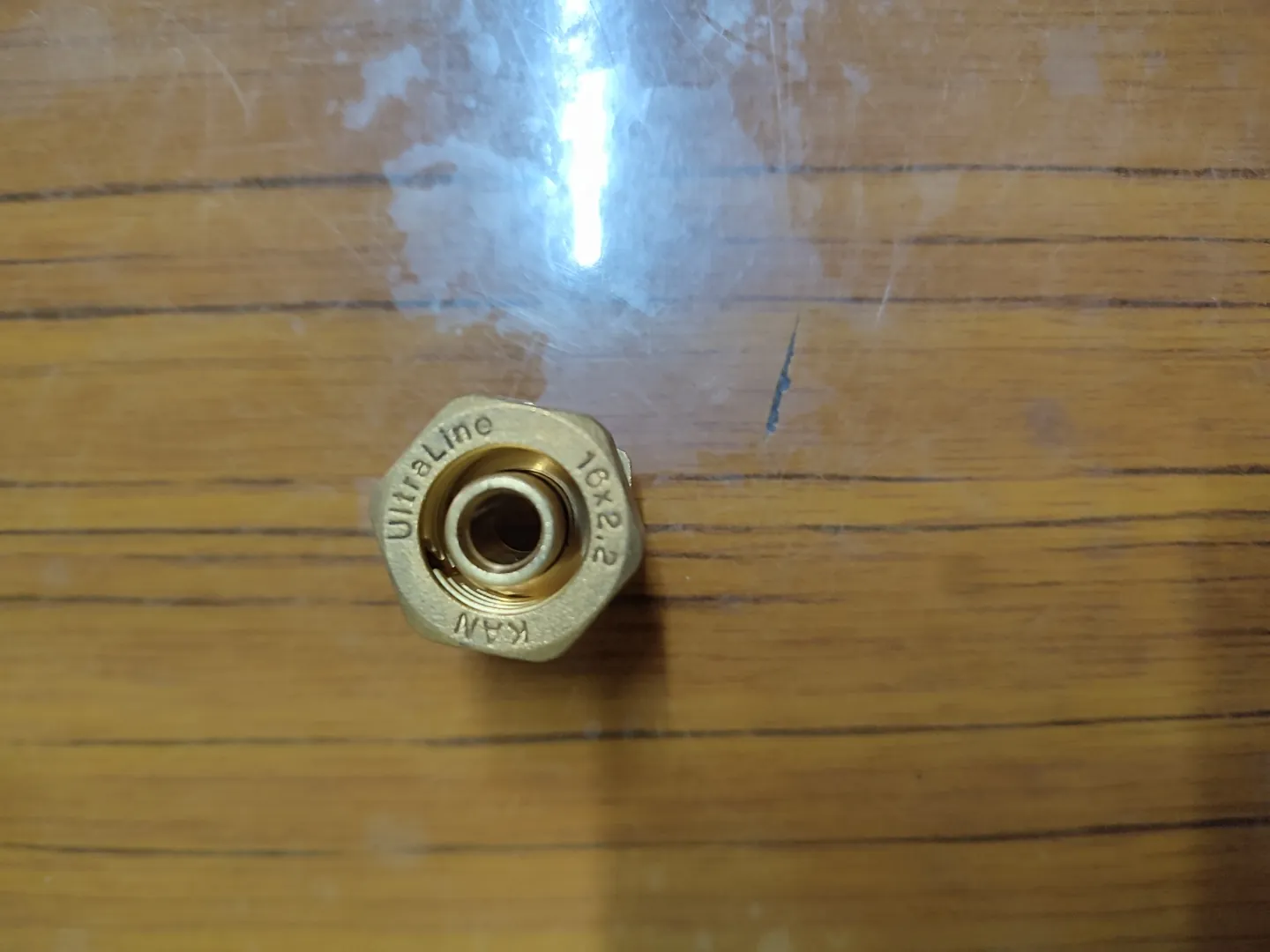 Соединитель обжимной с переходом на нар. р. 16х1/2