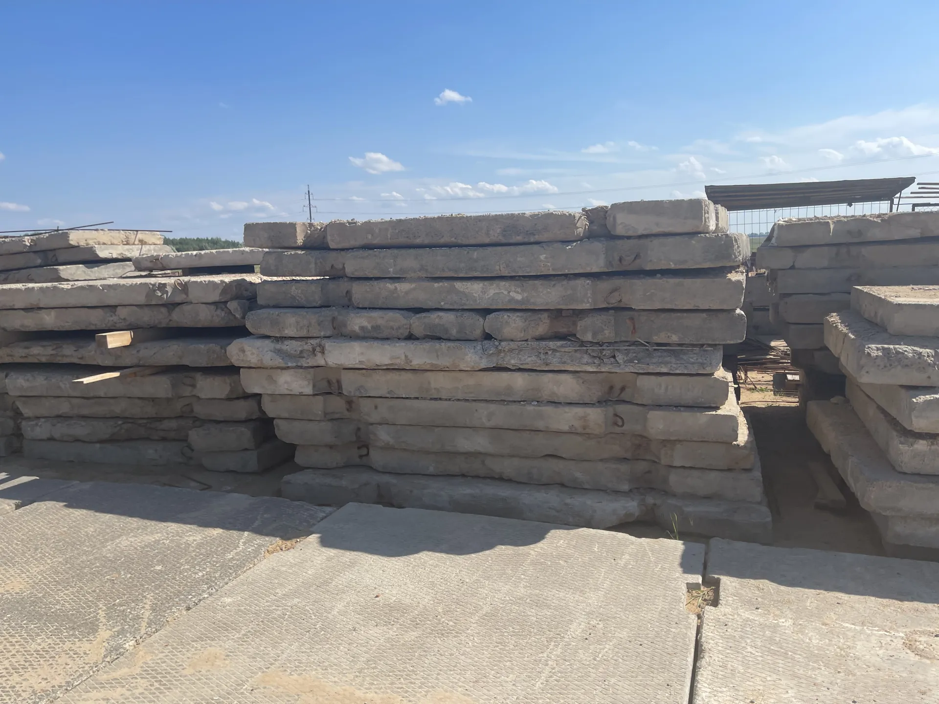 Плиты дорожные 3х1,75 б/у