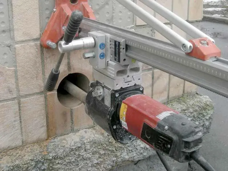 Алмазное сверление отверстий