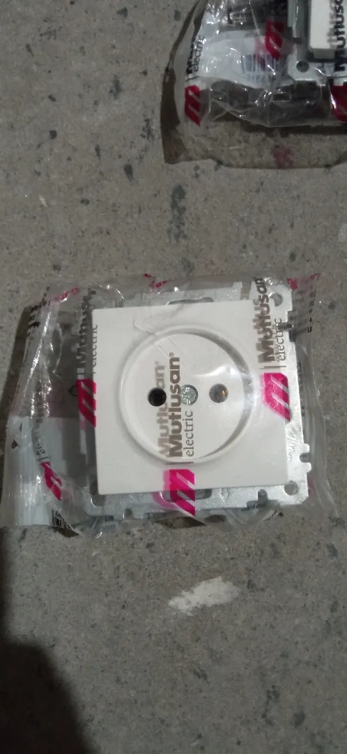 Розетки, рамки