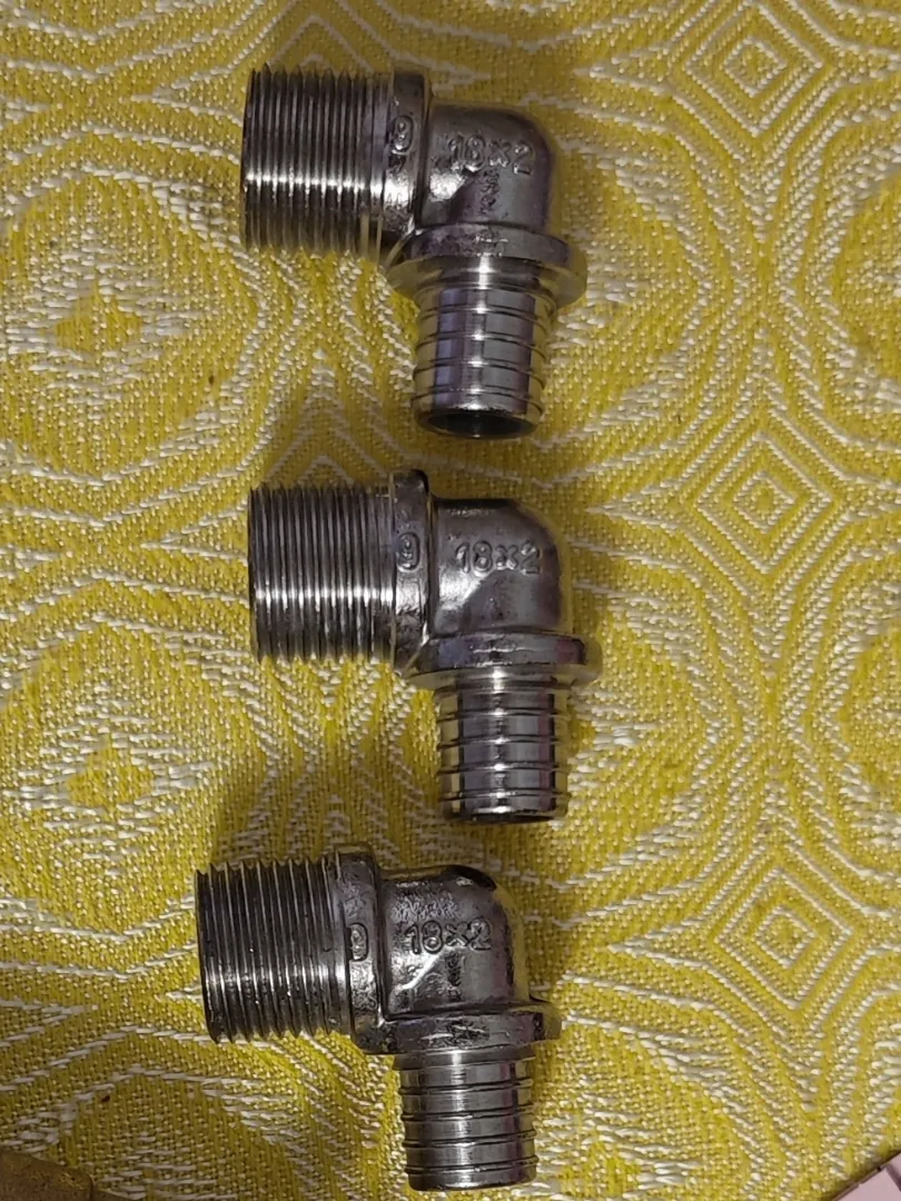 Отвод латунный под натяжное кольцо с нр 18х2 /15cu g1/2 kan therm фитинги