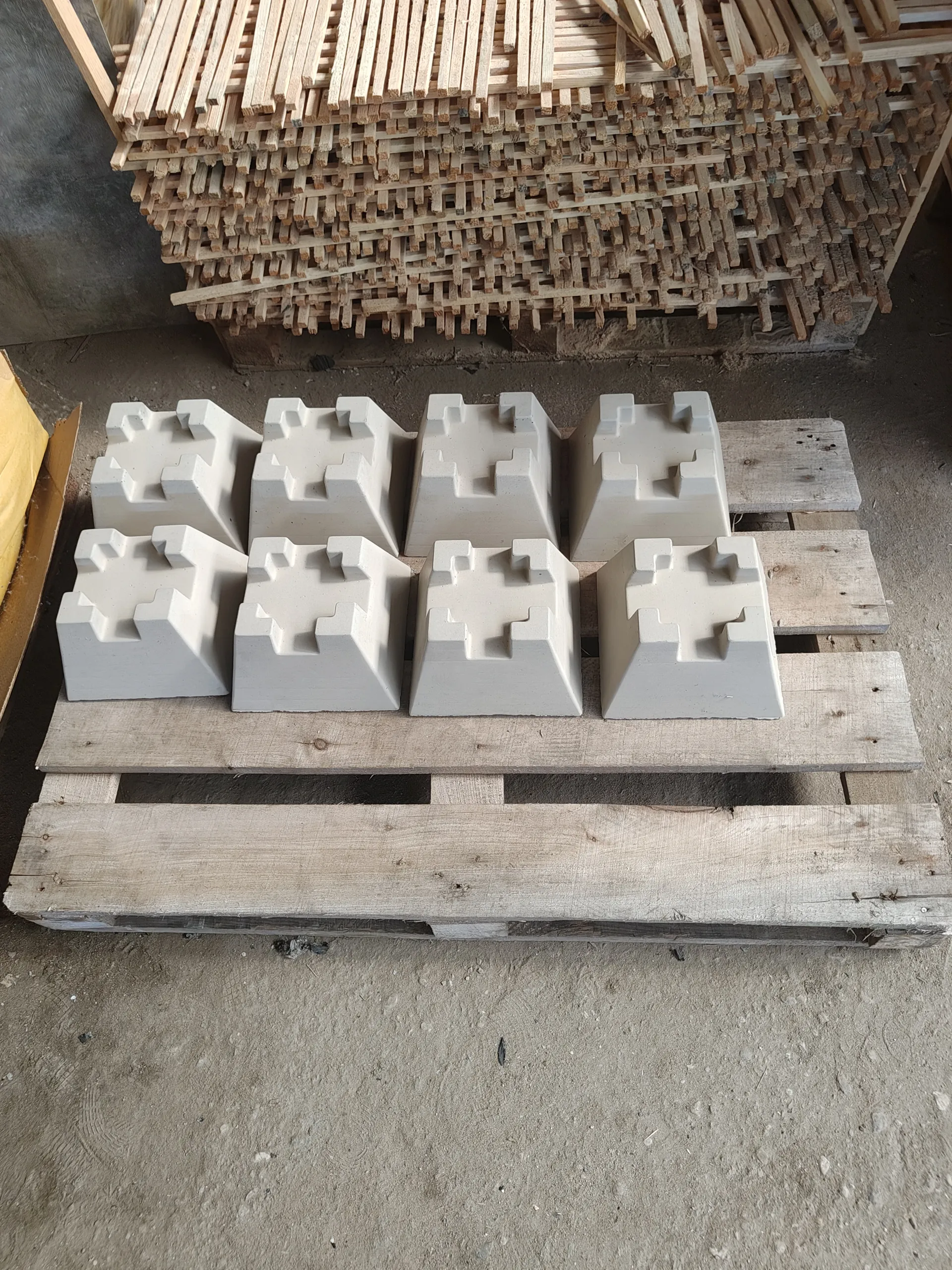 Кросс блок бетонный для фундамента