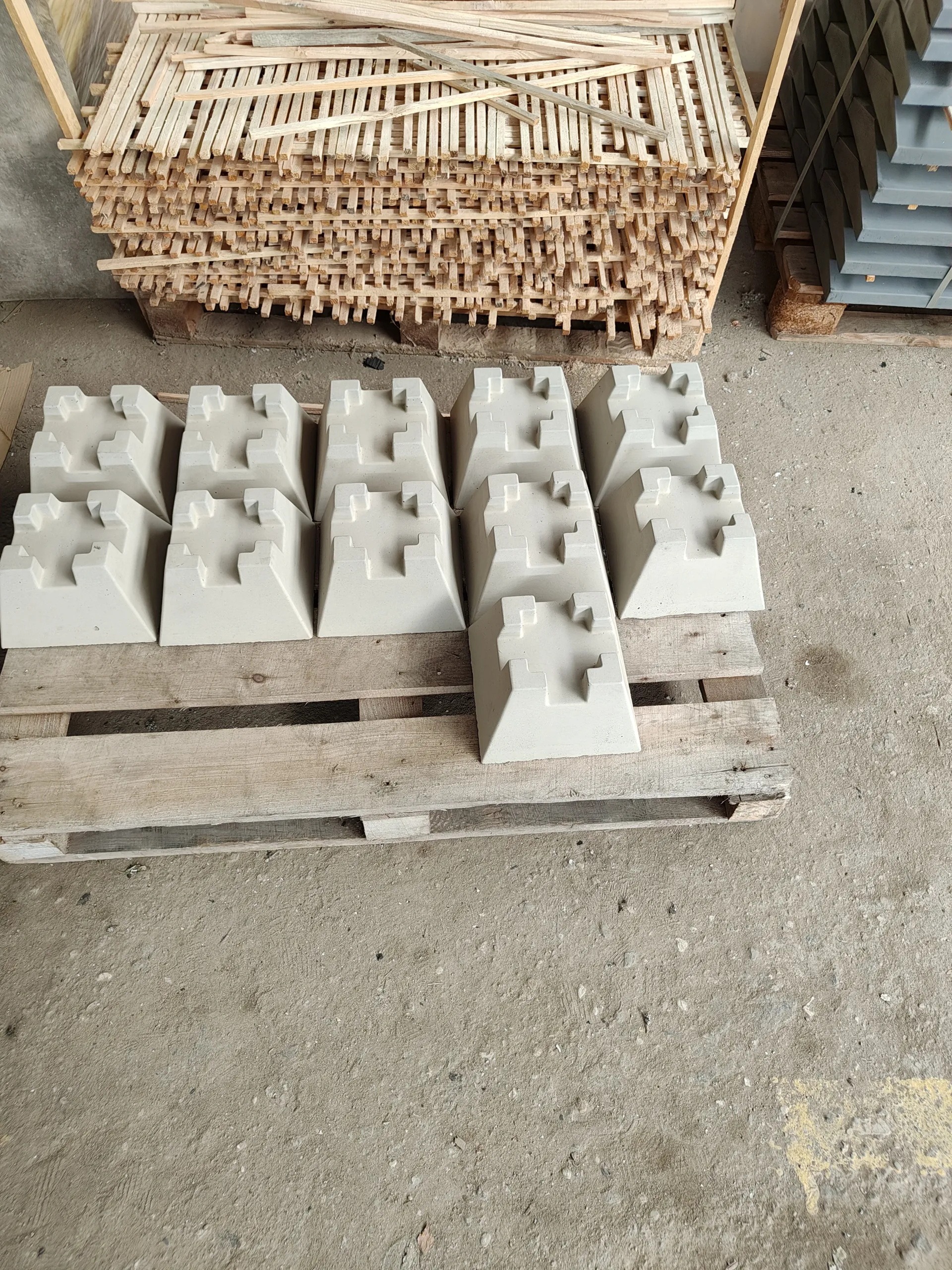 Кросс блок бетонный для фундамента