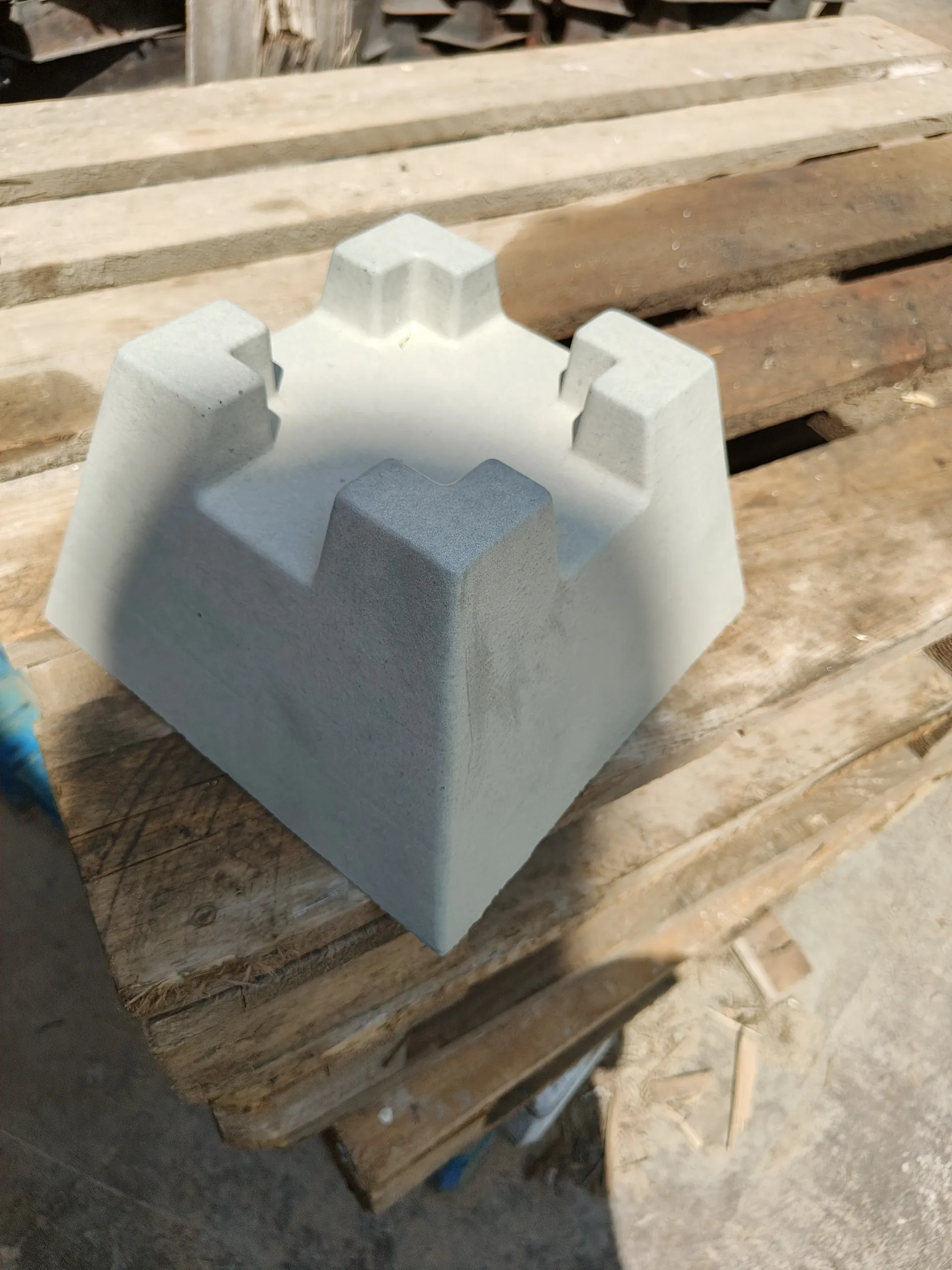 Кросс блок бетонный для фундамента