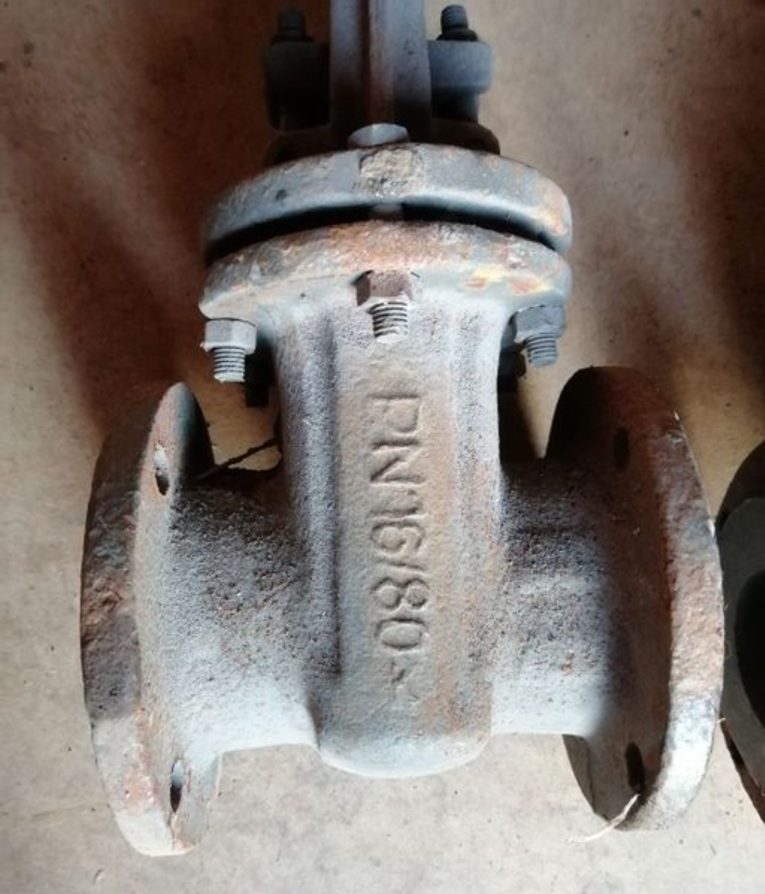 Задвижка PN 16/80
